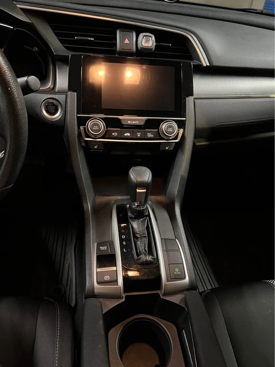 2017 Honda Civic 10th Gen - Image 7 of 15