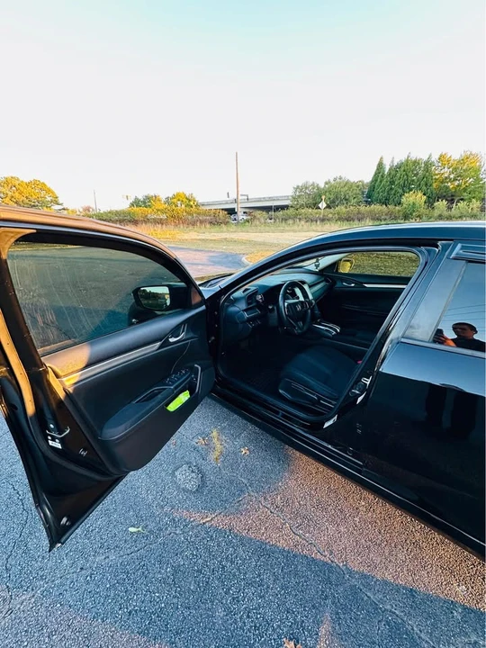 2017 Honda Civic 10th Gen - Image 12 of 16