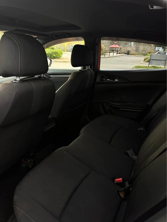 2017 Honda Civic 10th Gen - Image 6 of 9