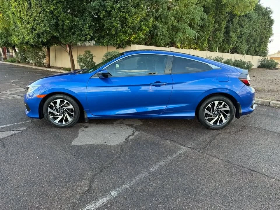 2017 Honda Civic 10th Gen - Image 9 of 19
