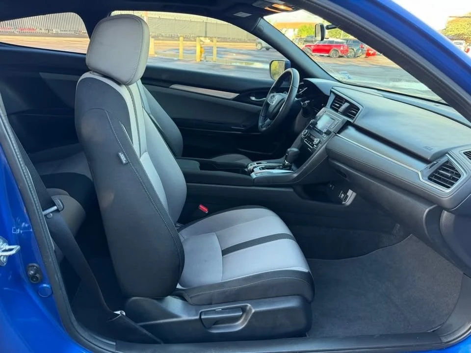 2017 Honda Civic 10th Gen - Image 10 of 19