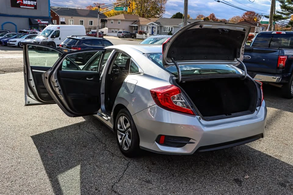 2017 Honda Civic 10th Gen - Image 11 of 20