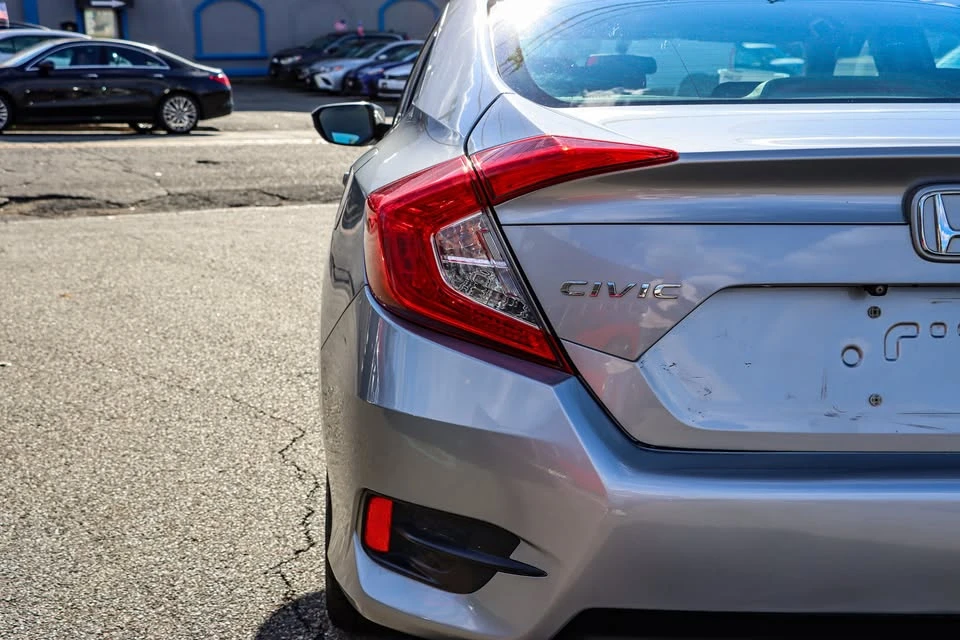 2017 Honda Civic 10th Gen - Image 20 of 20