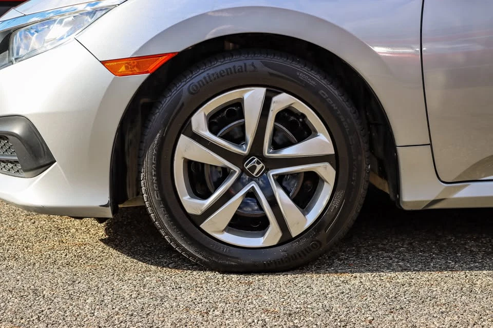 2017 Honda Civic 10th Gen - Image 4 of 20