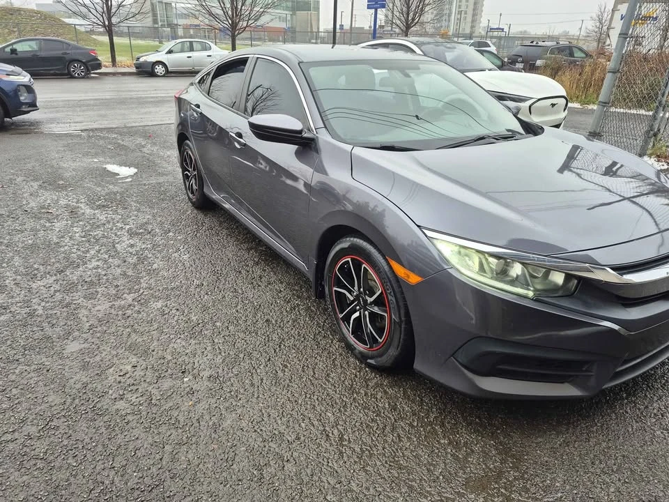2017 Honda Civic 10th Gen - Image 3 of 10