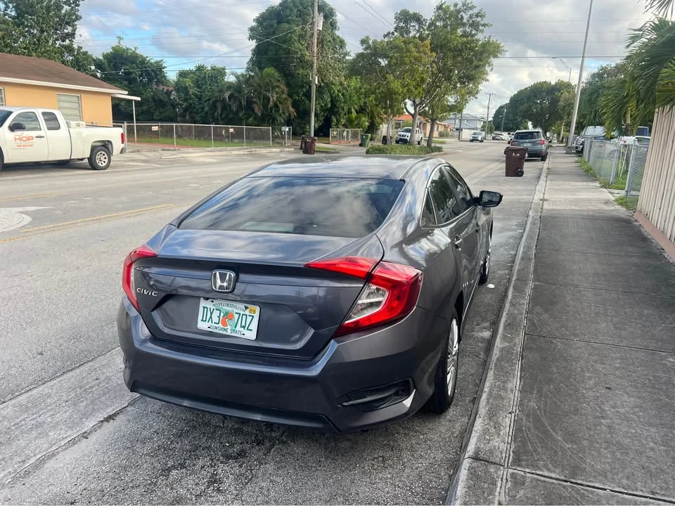 2017 Honda Civic 10th Gen - Image 2 of 2
