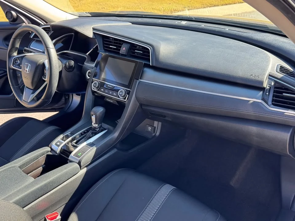 2017 Honda Civic 10th Gen - Image 9 of 18