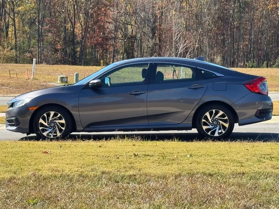 2017 Honda Civic 10th Gen - Image 4 of 18