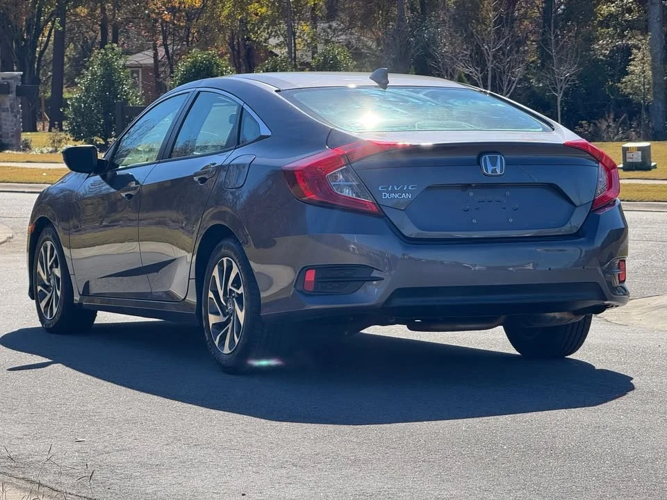 2017 Honda Civic 10th Gen - Image 6 of 18
