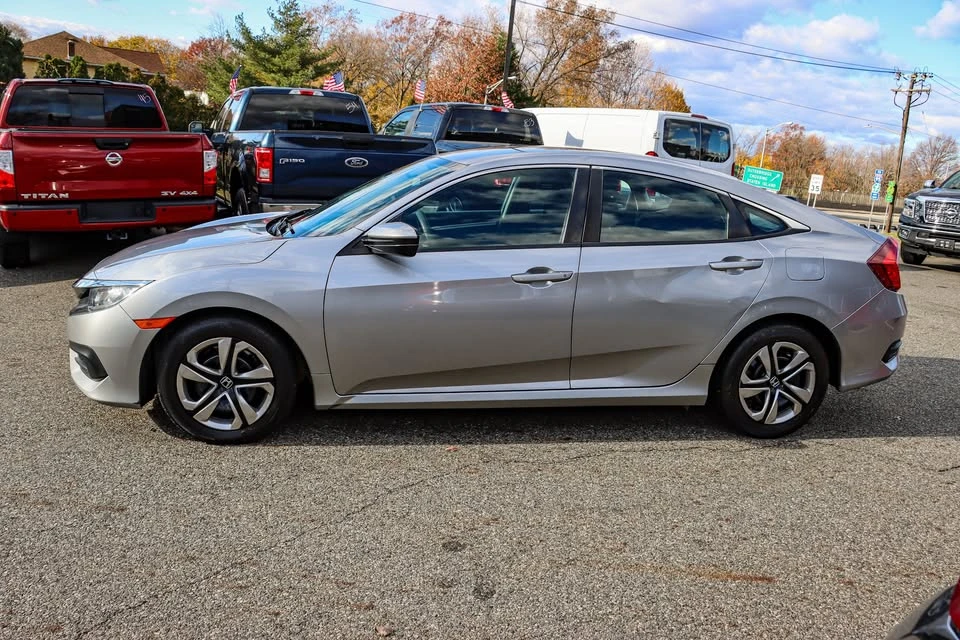 2017 Honda Civic 10th Gen - Image 5 of 20