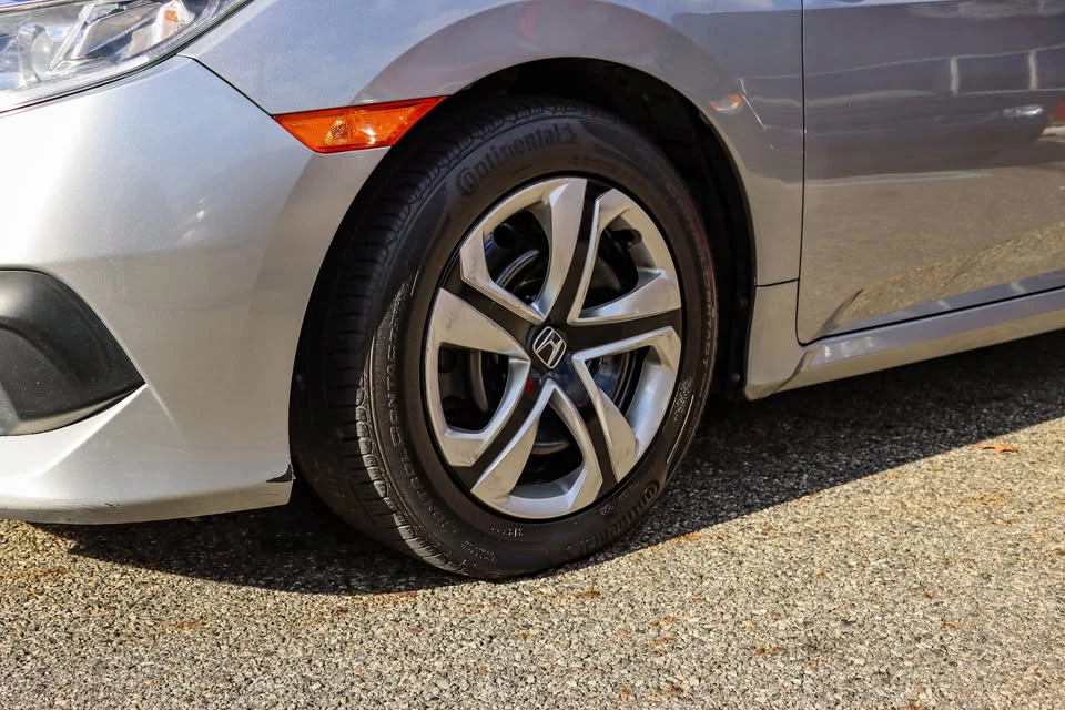 2017 Honda Civic 10th Gen - Image 3 of 20