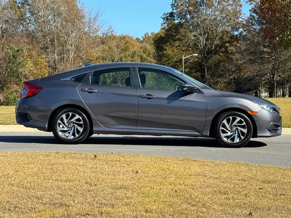 2017 Honda Civic 10th Gen - Image 5 of 18
