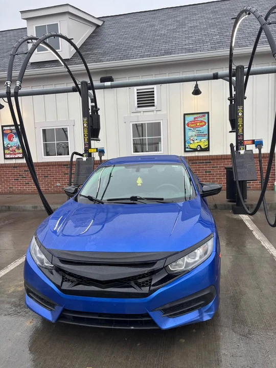 2017 Honda Civic 10th Gen - Image 9 of 12