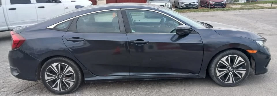 2017 Honda Civic 10th Gen - Image 6 of 9
