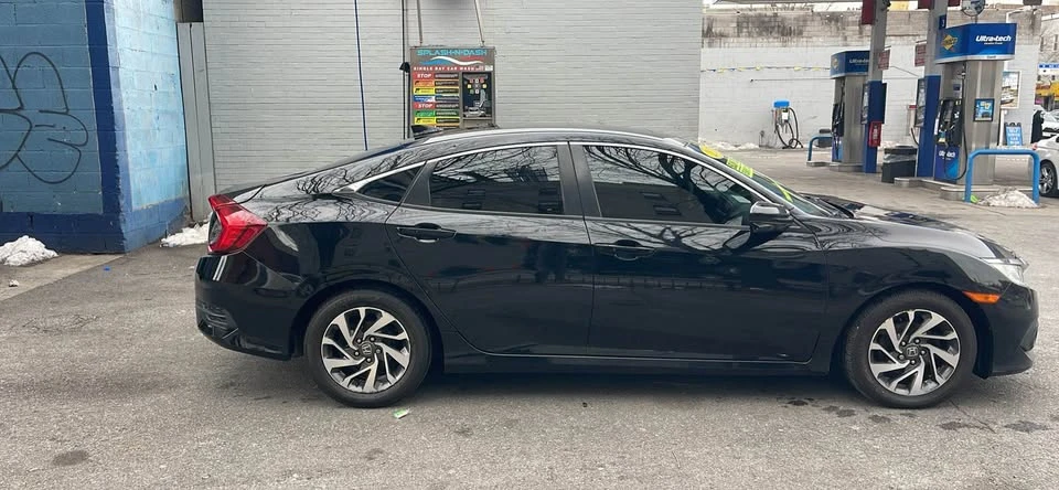 2017 Honda Civic 10th Gen - Image 7 of 12
