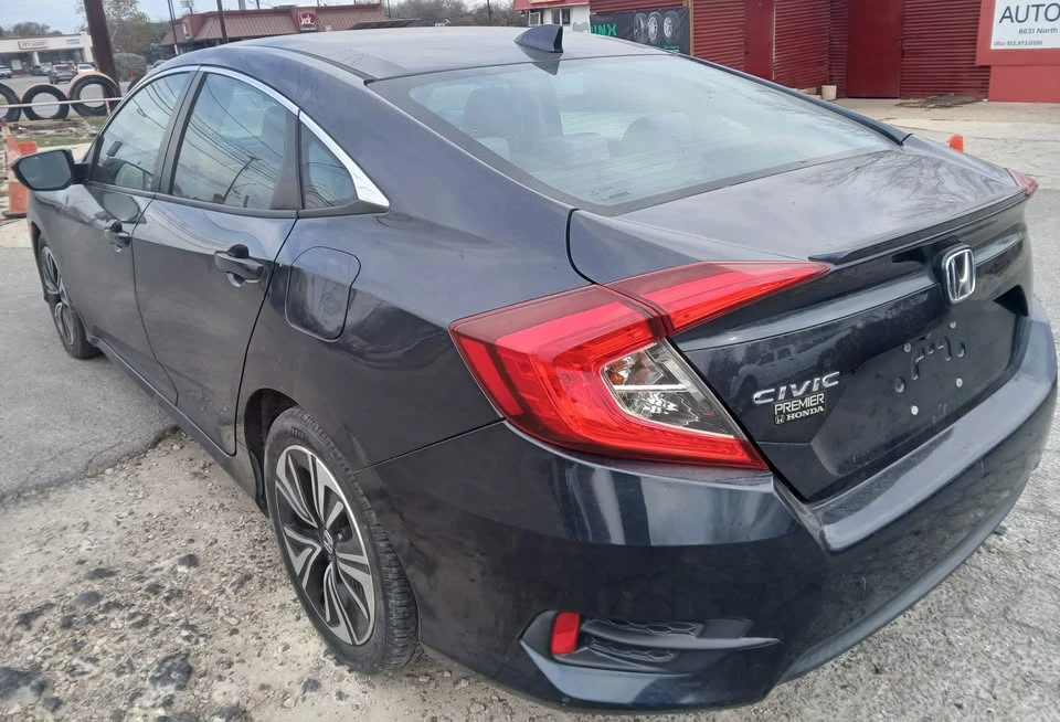 2017 Honda Civic 10th Gen - Image 3 of 9