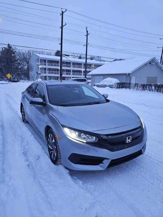 2017 Honda Civic 10th Gen - Image 3 of 9