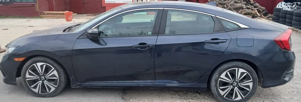 2017 Honda Civic 10th Gen - Image 2 of 9