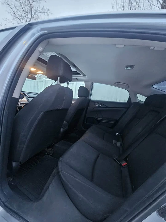 2017 Honda Civic 10th Gen - Image 6 of 9