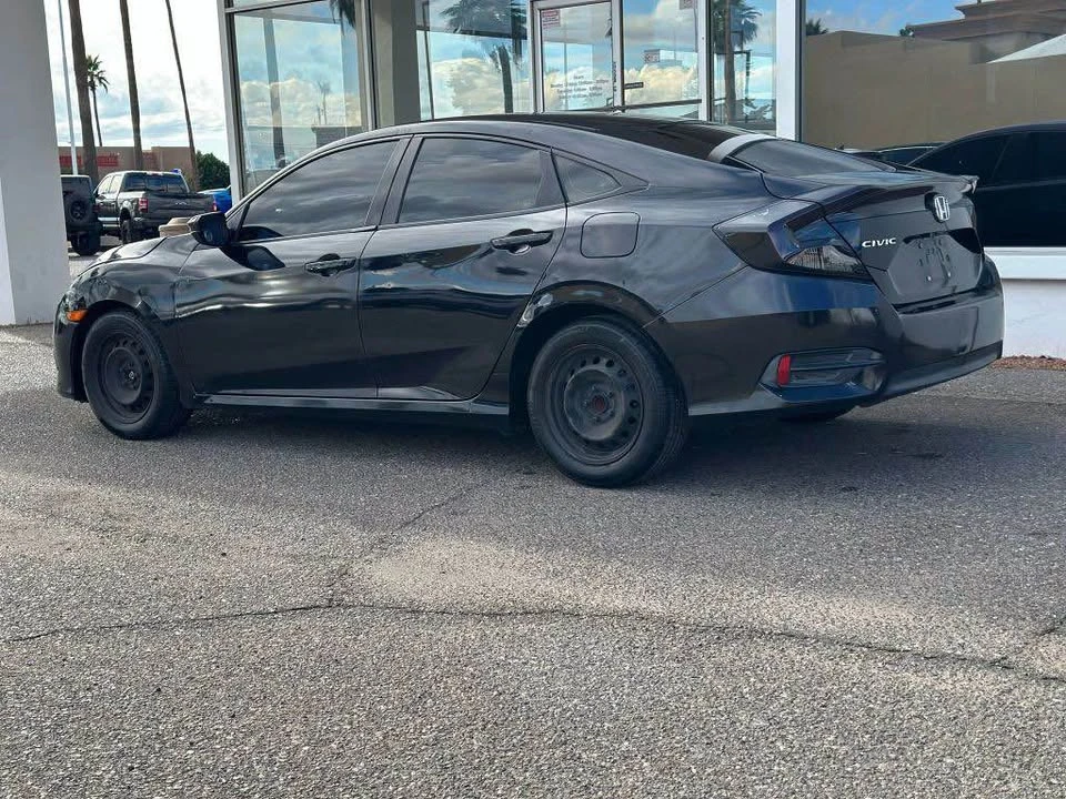 2017 Honda Civic 10th Gen - Image 4 of 10