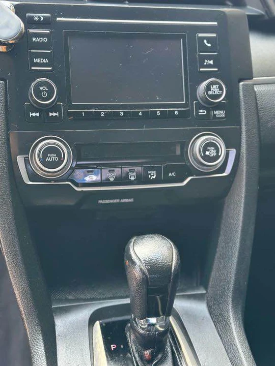 2017 Honda Civic 10th Gen - Image 9 of 10