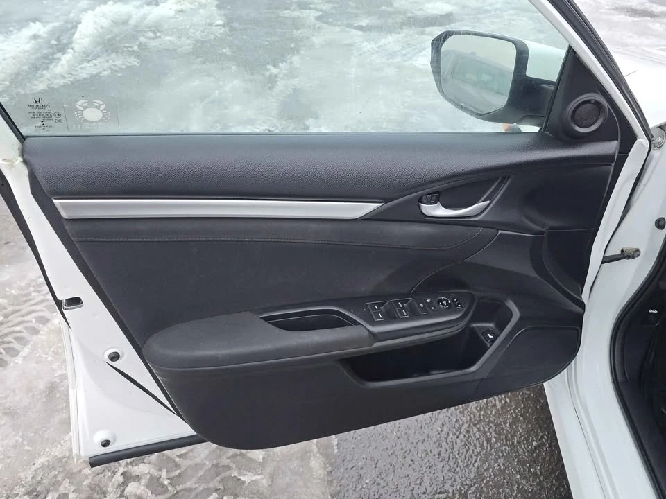 2017 Honda Civic 10th Gen - Image 10 of 14