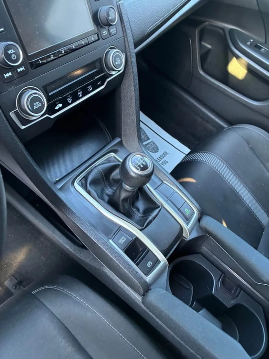 2017 Honda Civic 10th Gen - Image 4 of 5