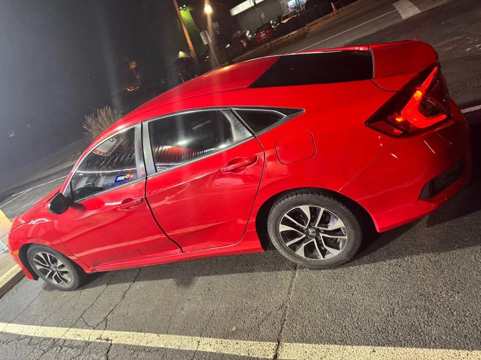 2017 Honda Civic 10th Gen - Image 3 of 8