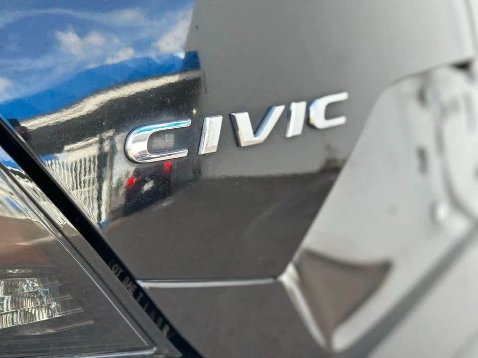 2017 Honda Civic 10th Gen - Image 10 of 10
