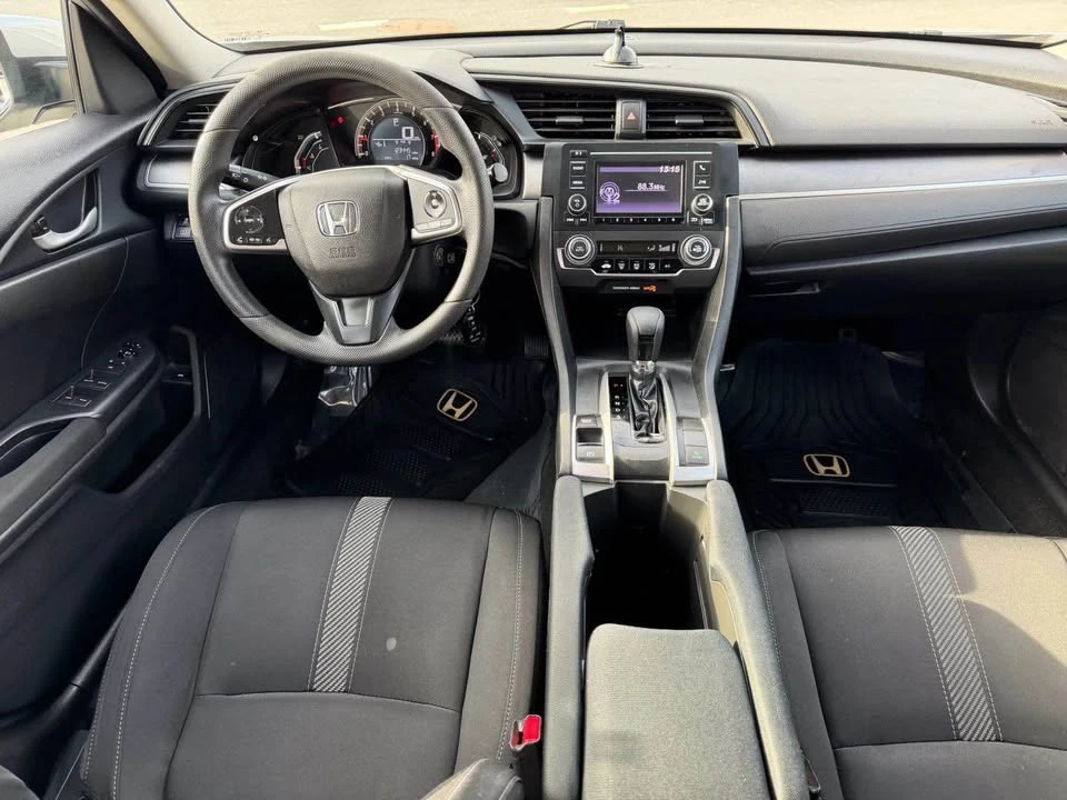 2017 Honda Civic 10th Gen - Image 8 of 15