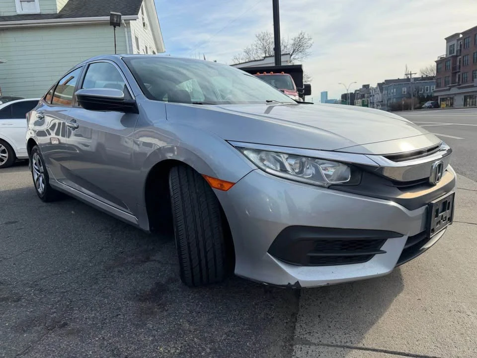 2017 Honda Civic 10th Gen - Image 3 of 15