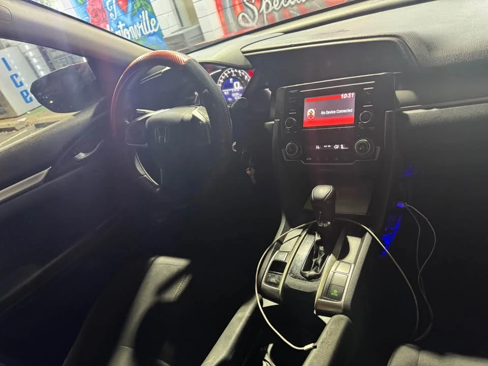 2017 Honda Civic 10th Gen - Image 5 of 8