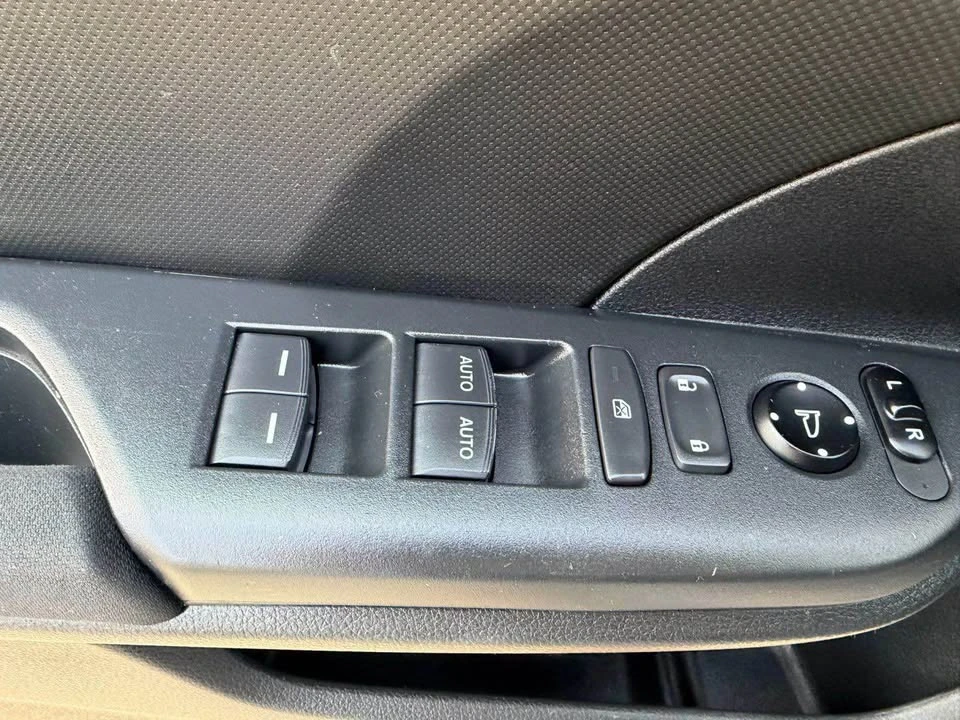 2017 Honda Civic 10th Gen - Image 14 of 15