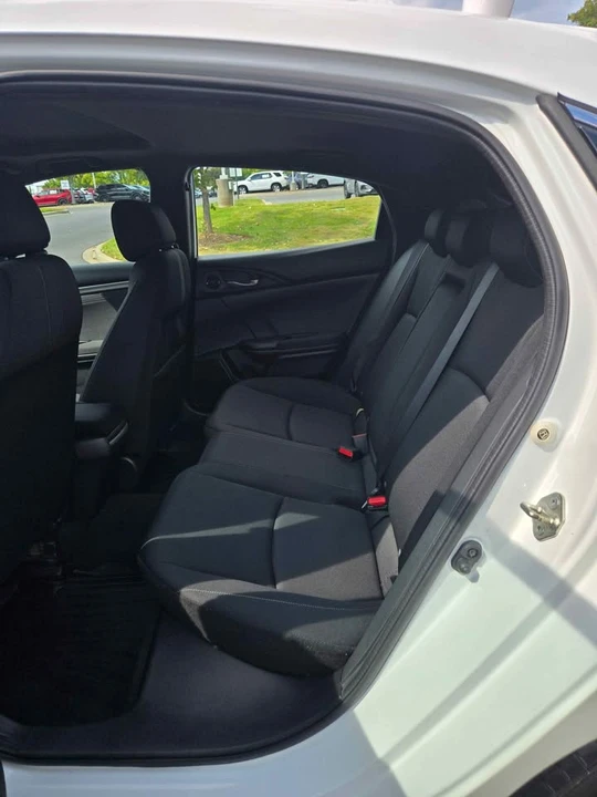 2017 Honda Civic 10th Gen - Image 5 of 10
