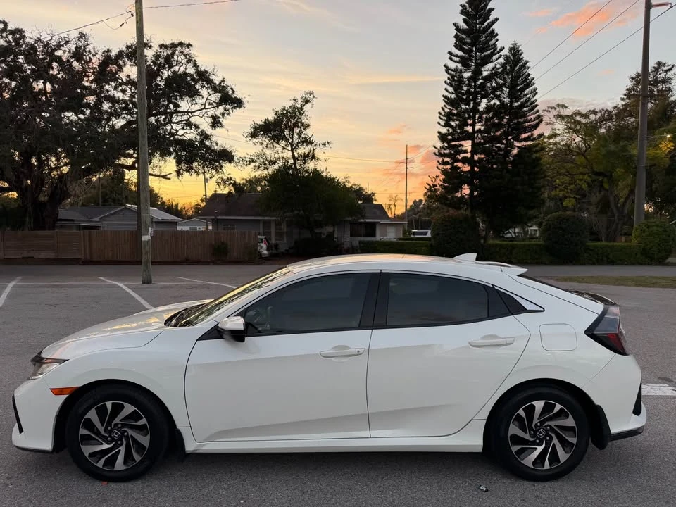 2017 Honda Civic 10th Gen - Image 2 of 10