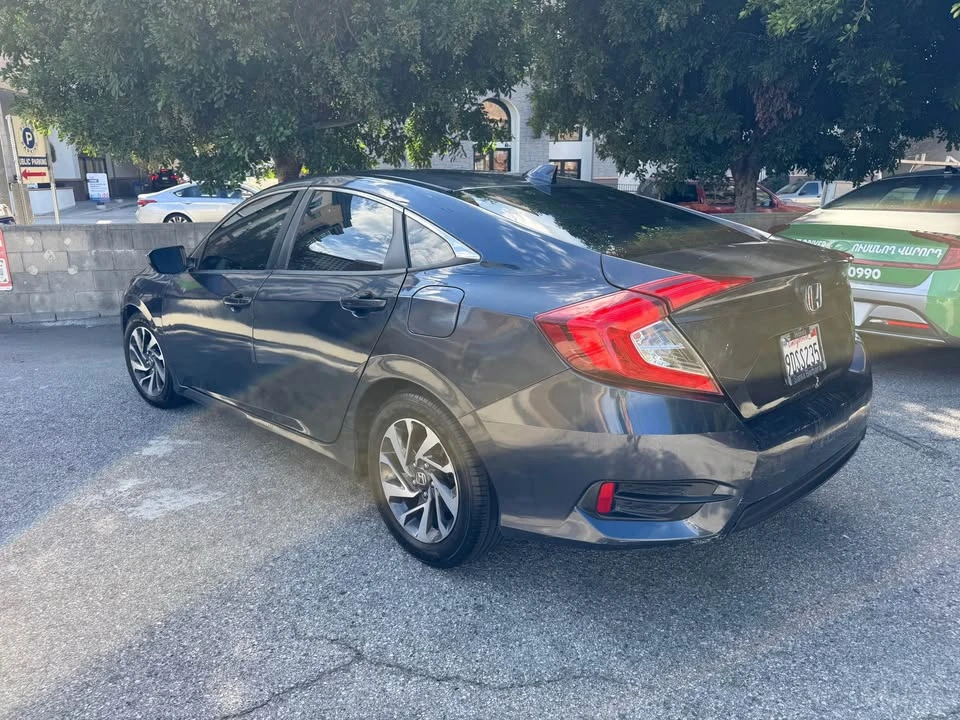 2017 Honda Civic 10th Gen - Image 5 of 17