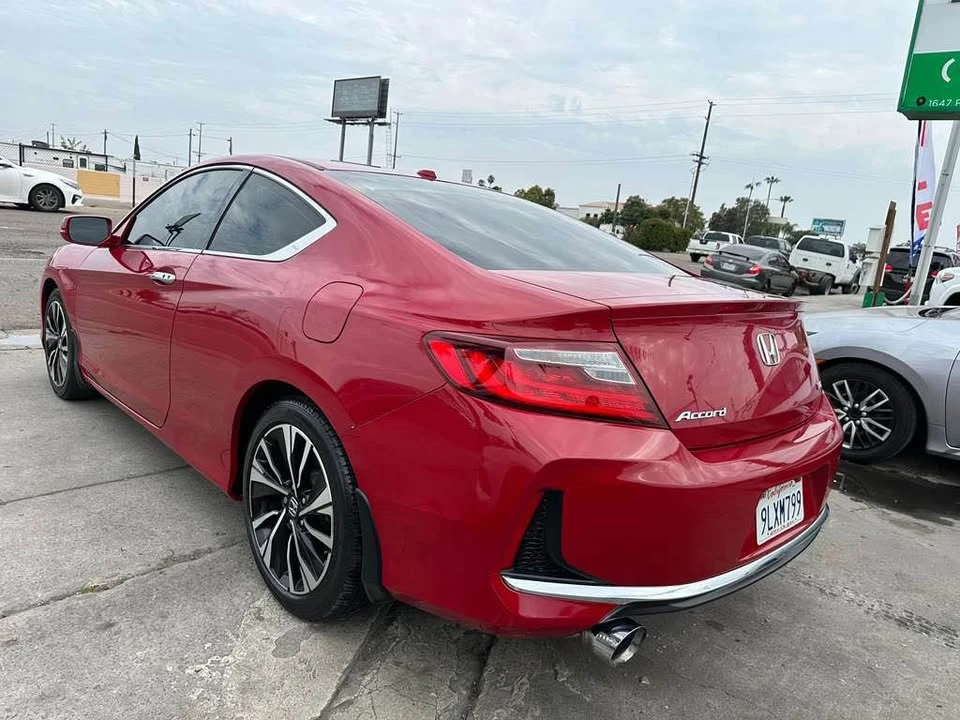 2017 Honda Civic 10th Gen - Image 3 of 7