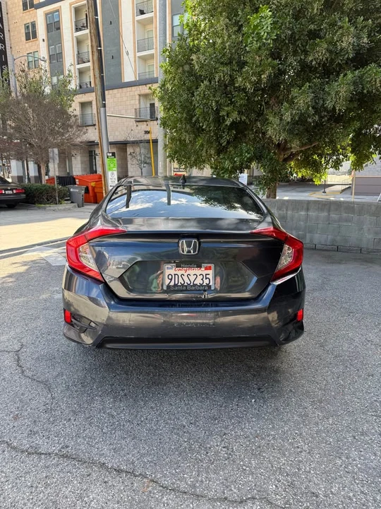 2017 Honda Civic 10th Gen - Image 6 of 17