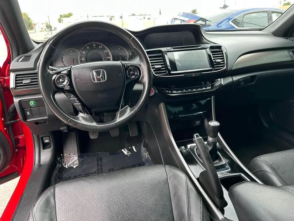 2017 Honda Civic 10th Gen - Image 5 of 7