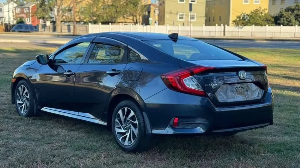 2017 Honda Civic 10th Gen - Image 3 of 18