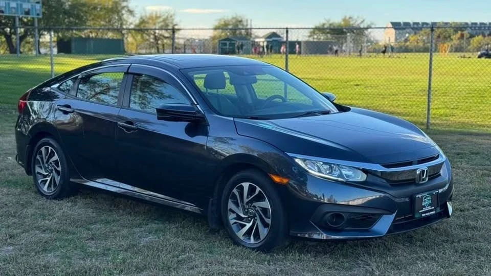 2017 Honda Civic 10th Gen - Image 5 of 18