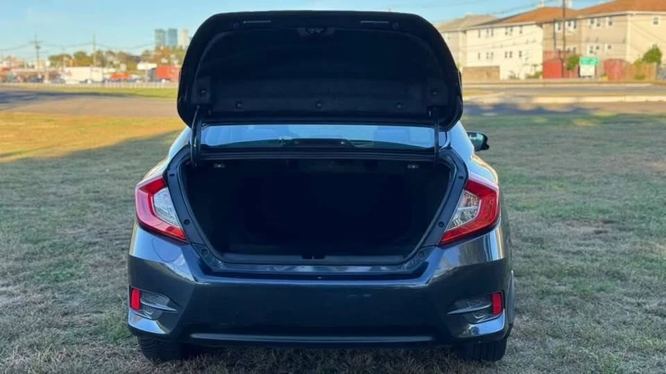 2017 Honda Civic 10th Gen - Image 15 of 18