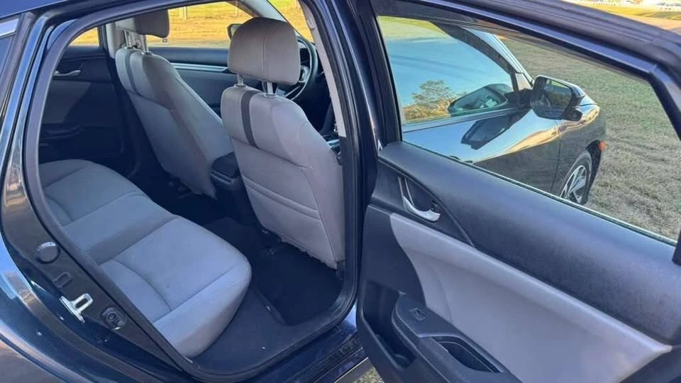 2017 Honda Civic 10th Gen - Image 11 of 18