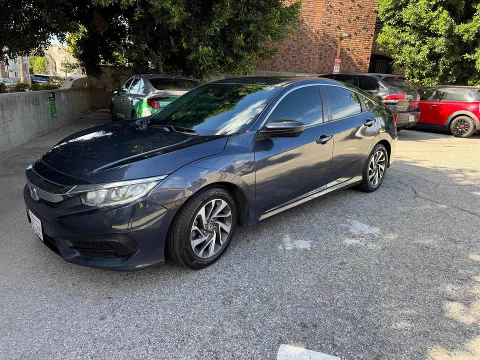 2017 Honda Civic 10th Gen - Image 4 of 17