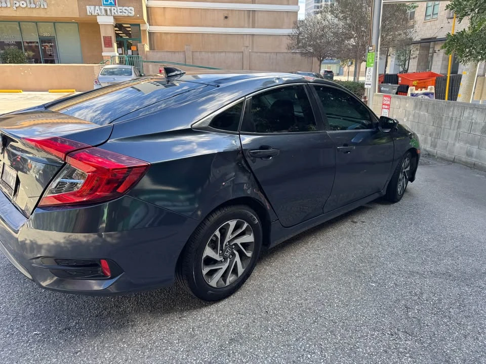 2017 Honda Civic 10th Gen - Image 7 of 17