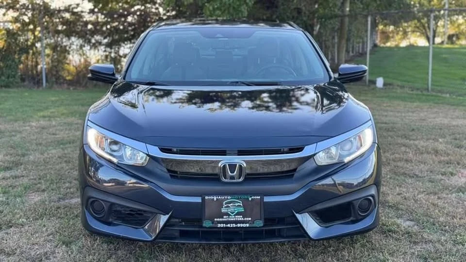 2017 Honda Civic 10th Gen - Image 6 of 18