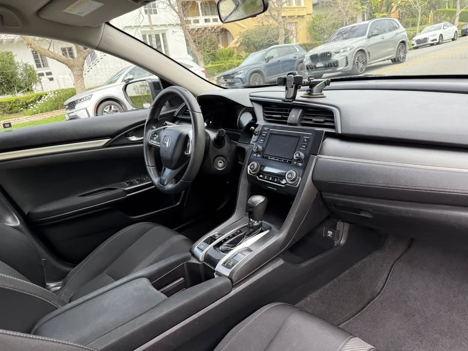 2017 Honda Civic 10th Gen - Image 9 of 13