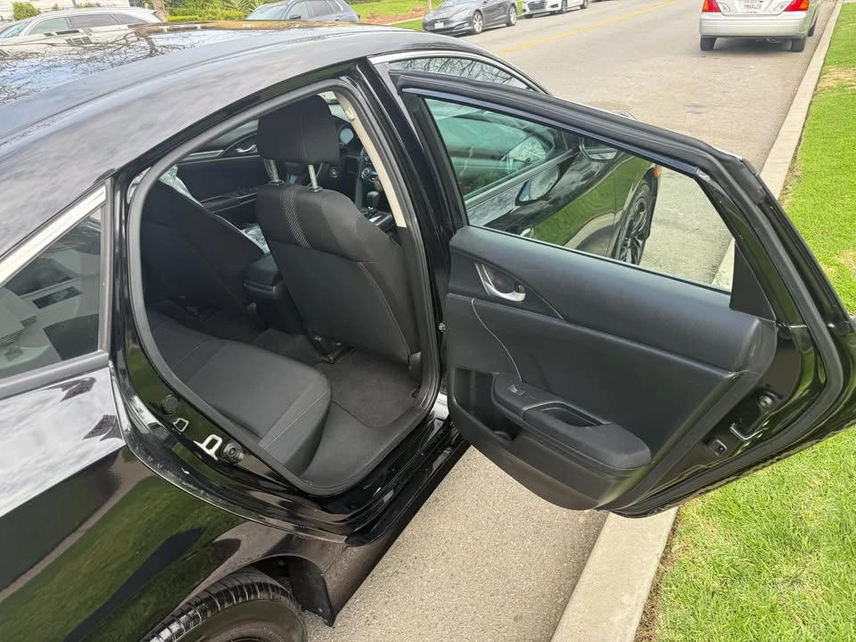 2017 Honda Civic 10th Gen - Image 6 of 13