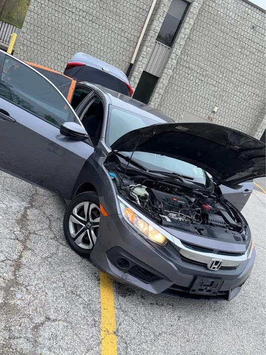 2017 Honda Civic 10th Gen - Image 17 of 19