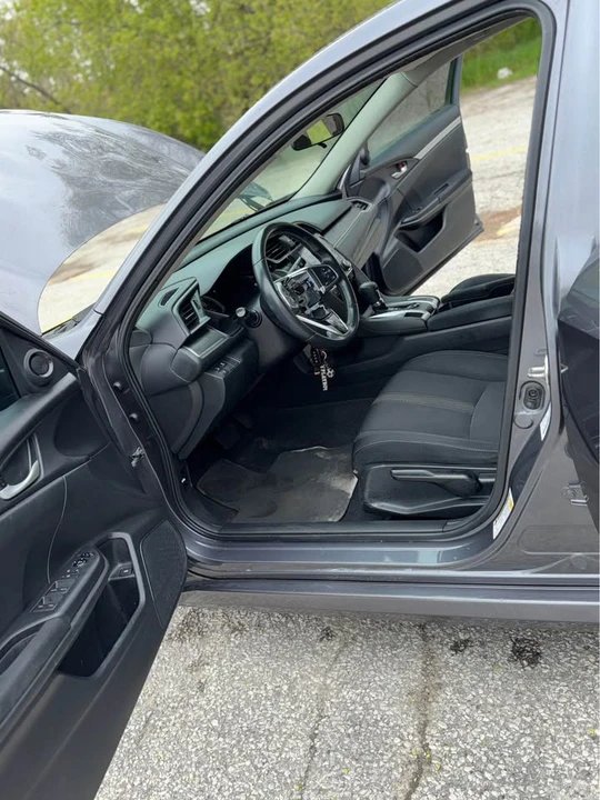 2017 Honda Civic 10th Gen - Image 11 of 19